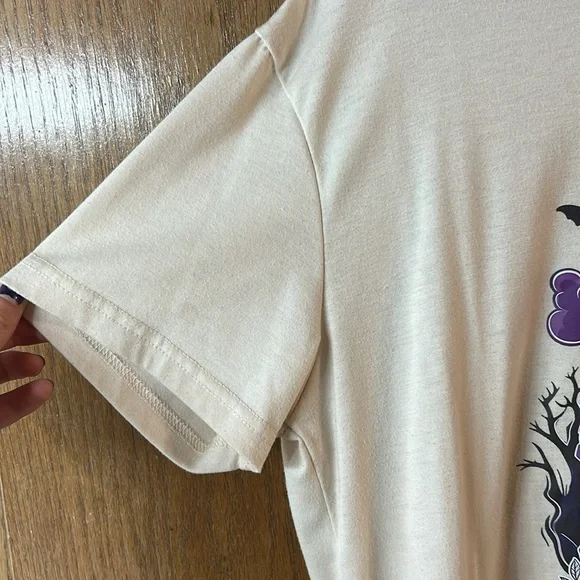 Women’s Large Stay Spooky Halloween Shirt - Picture 5 of 8